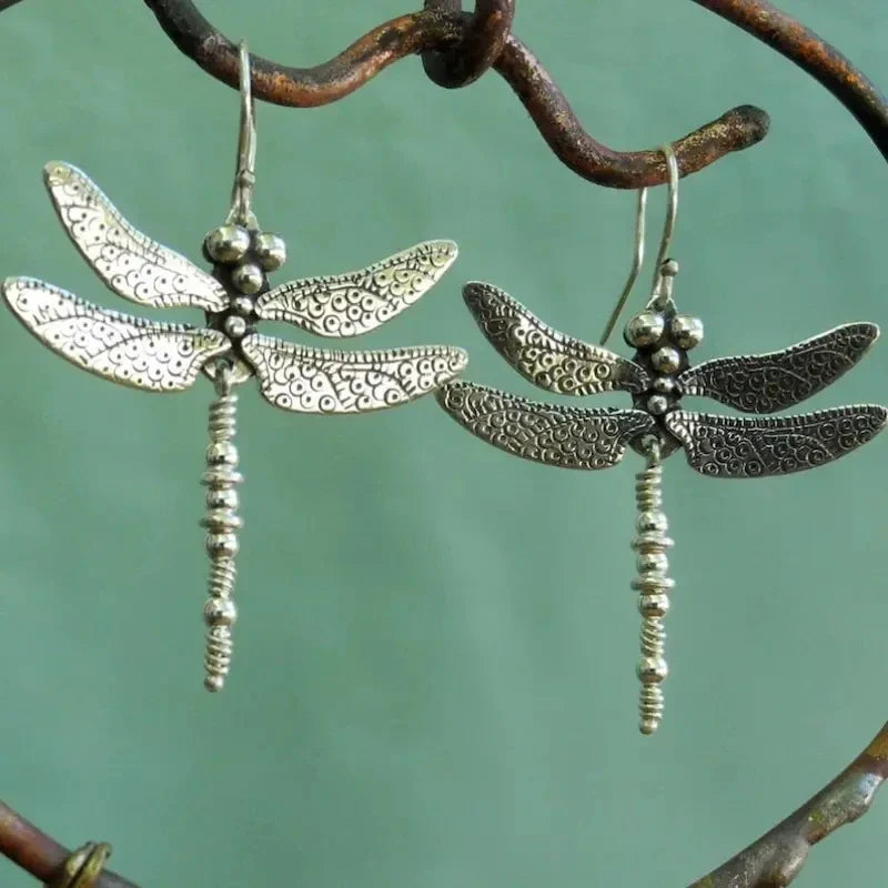 Charming Silver Earring for Any Occasion