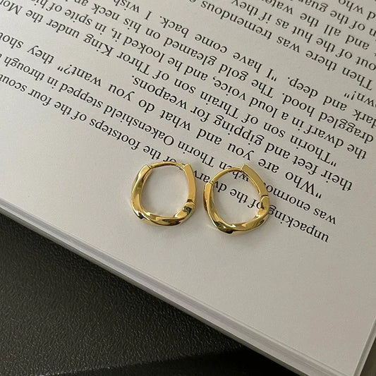 Romantic Silver Earring for Special Moments