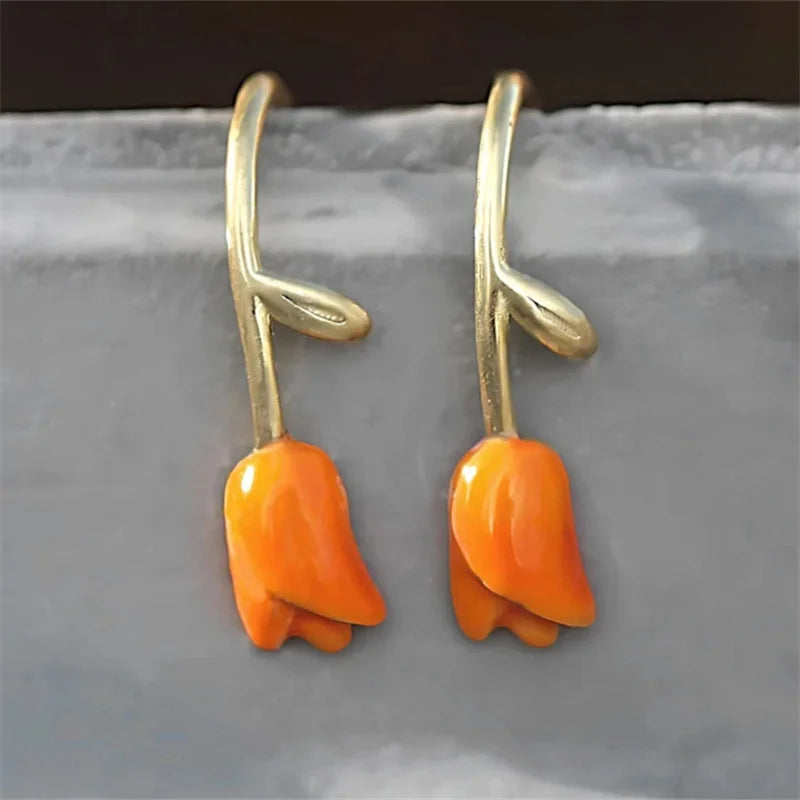 Beautiful Gold Earring with Unique Style