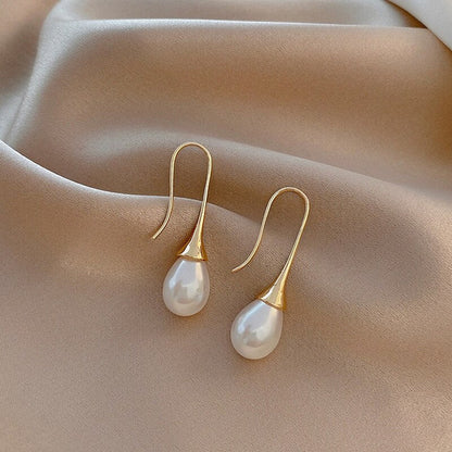 Beautiful Pearl Earring with Unique Style