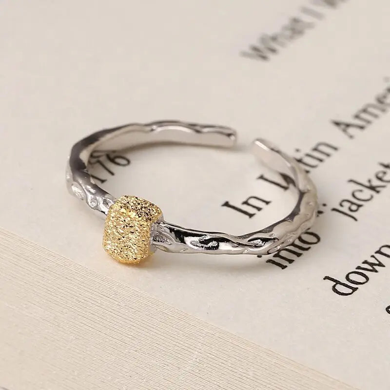 Classic Gold Ring with Timeless Appeal