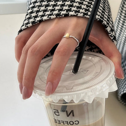 Classic Gold Ring with Timeless Appeal