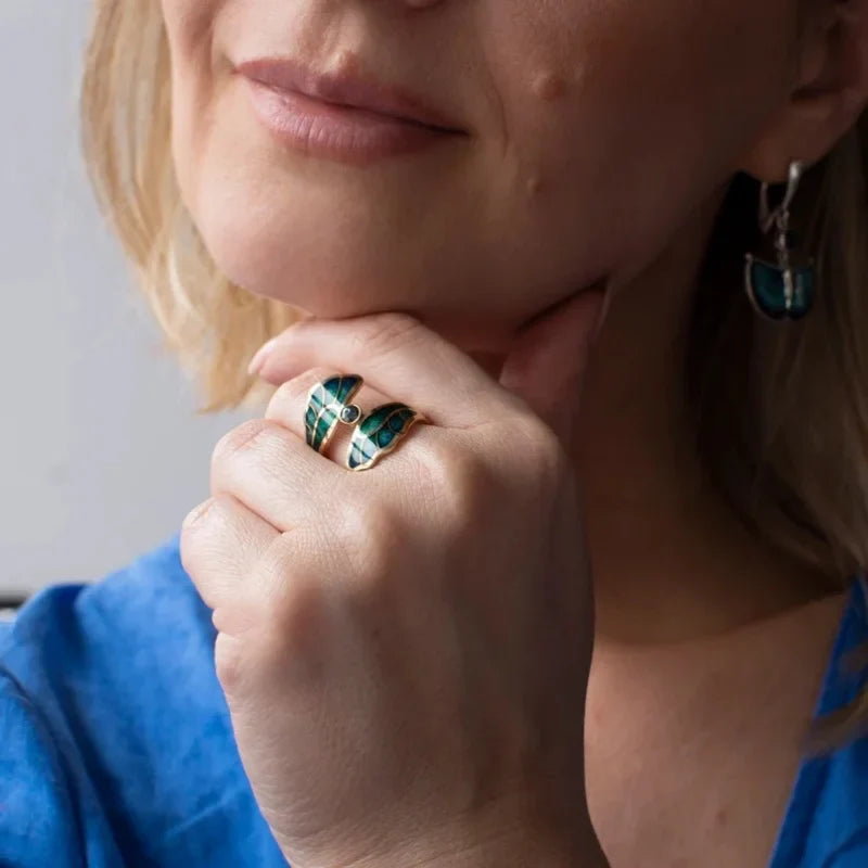 Classic Gold Ring with Timeless Appeal