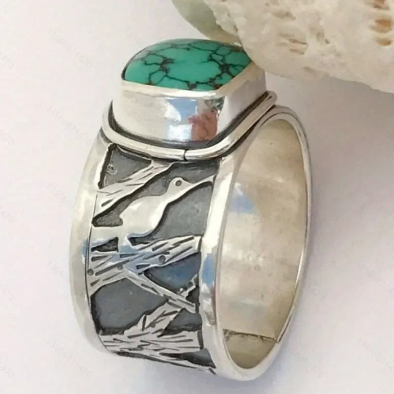 Classic Silver Ring with Timeless Appeal