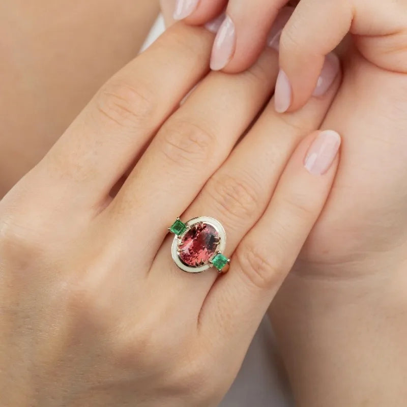 Classic Gold Ring with Timeless Appeal