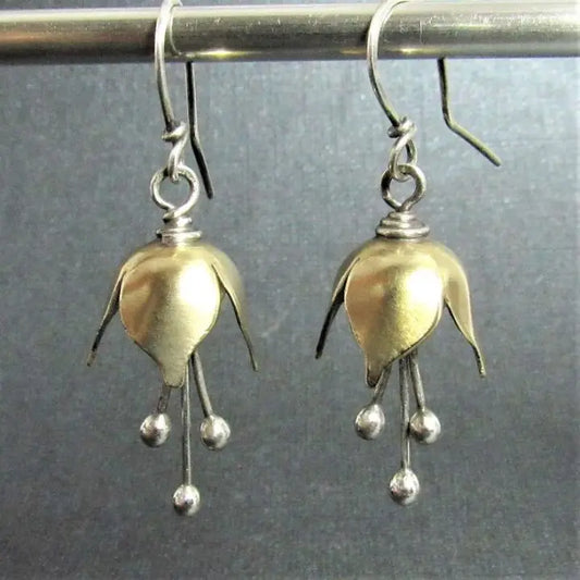 Romantic Gold Earring for Special Moments