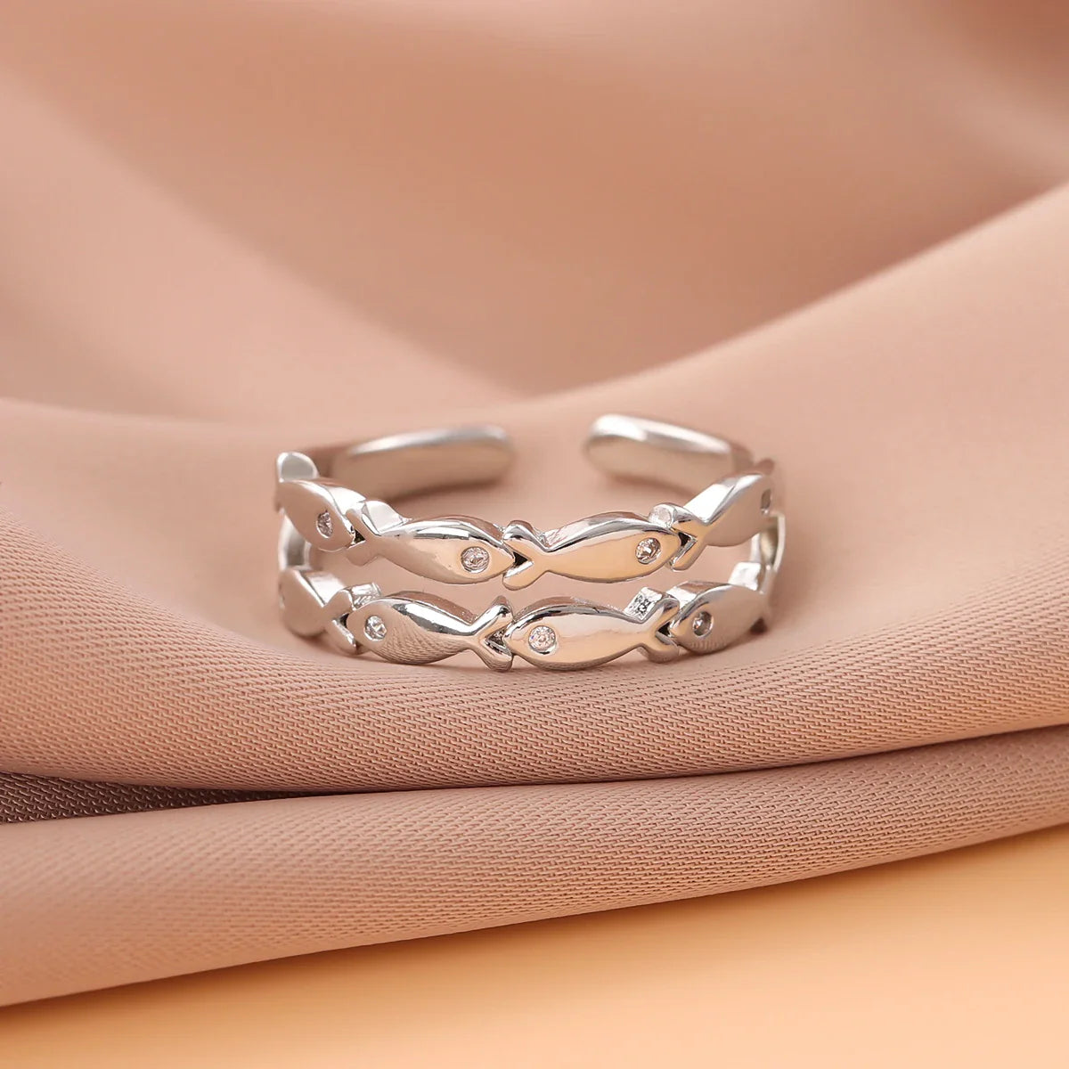 Classic Silver Ring with Timeless Appeal