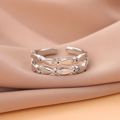 Classic Silver Ring with Timeless Appeal
