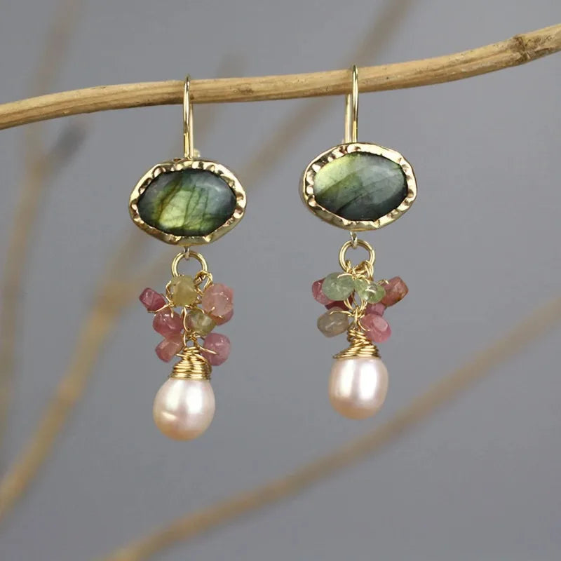 Classic Gold Earring with Timeless Appeal