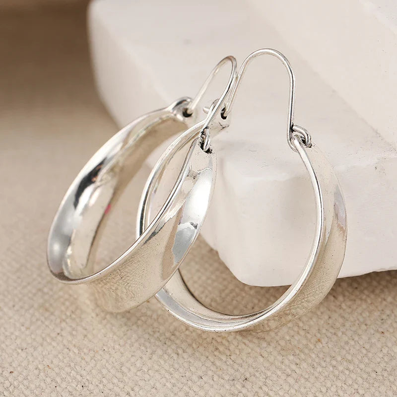 Romantic Silver Earring for Special Moments