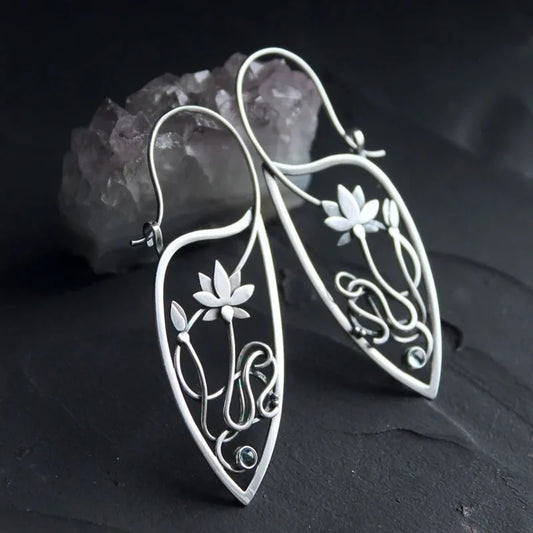 Elegant Silver Earring for Every Occasion