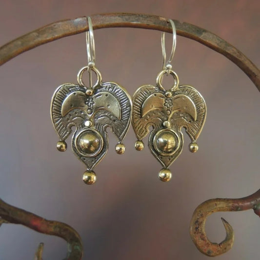 Charming Silver Earring for Any Occasion