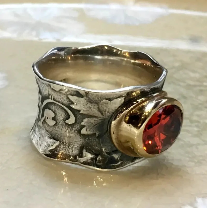 Classic Silver Ring with Timeless Appeal