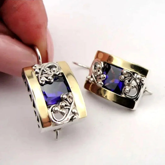 Charming Silver Earring for Any Occasion