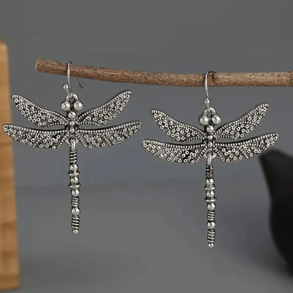 Charming Silver Earring for Any Occasion