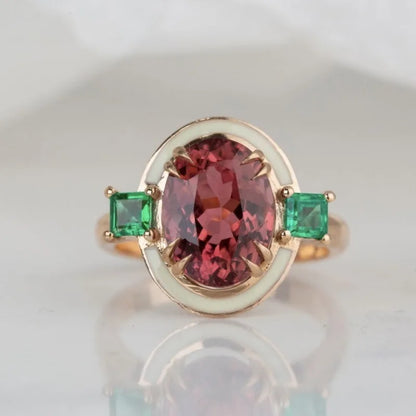 Classic Gold Ring with Timeless Appeal