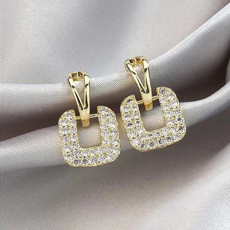 Beautiful Gold Earring with Unique Style