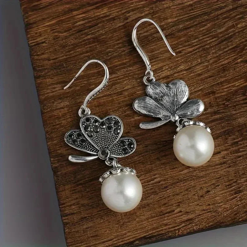 Classic Pearl Earring with Timeless Appeal