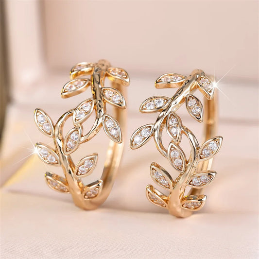 Stunning Gold Earring for Daily Wear