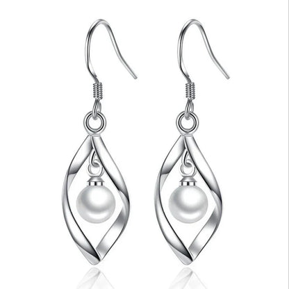 Charming Pearl Earring for Any Occasion