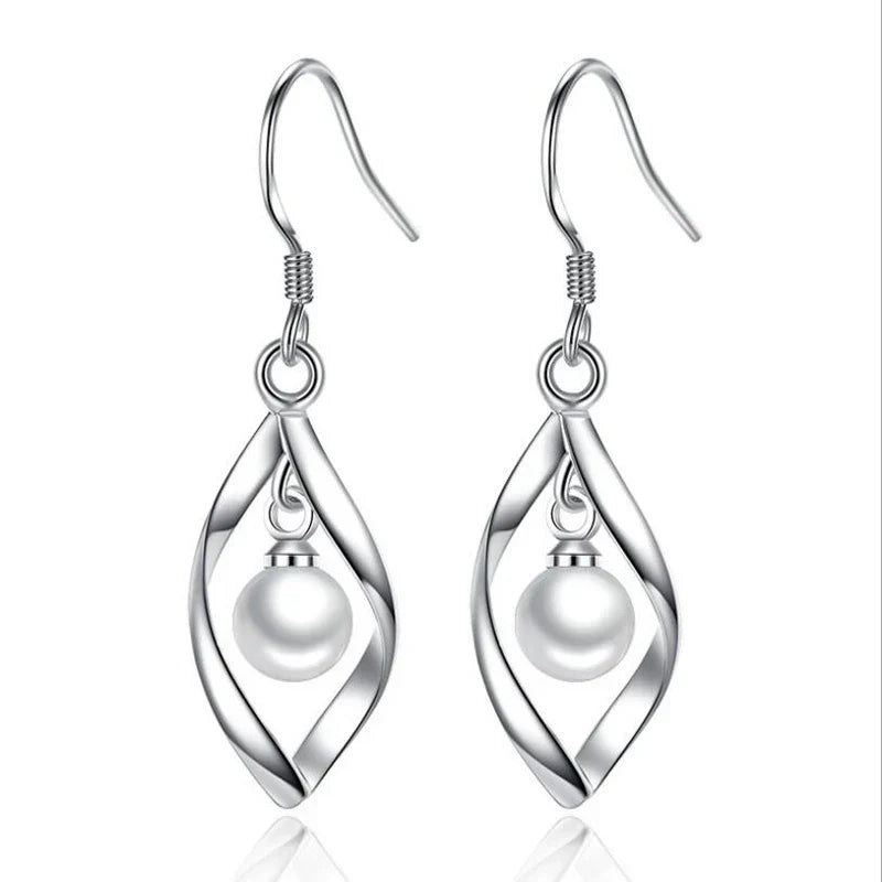 Charming Pearl Earring for Any Occasion