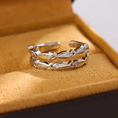 Classic Silver Ring with Timeless Appeal