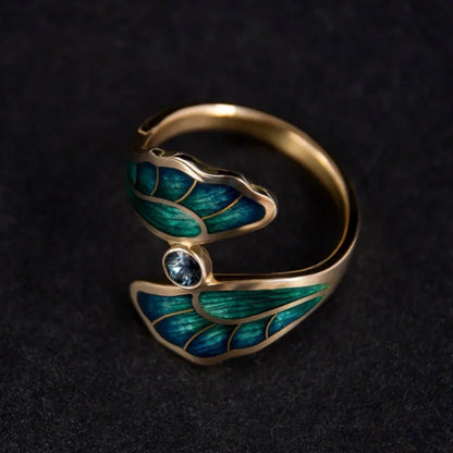 Classic Gold Ring with Timeless Appeal