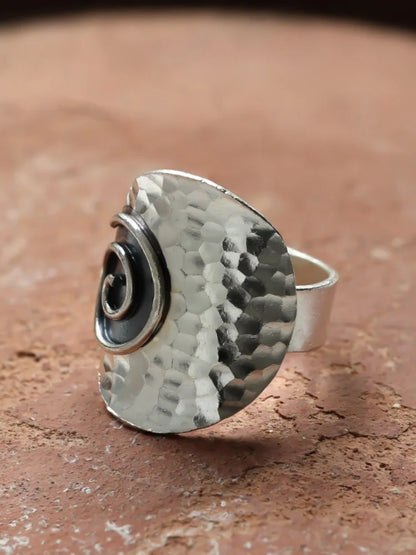 Classic Silver Ring with Timeless Appeal