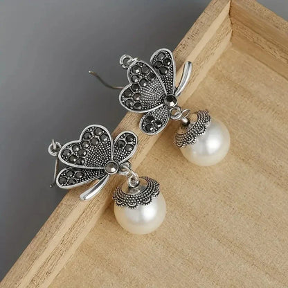 Classic Pearl Earring with Timeless Appeal