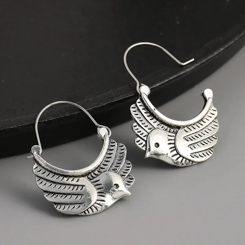 Romantic Silver Earring for Special Moments