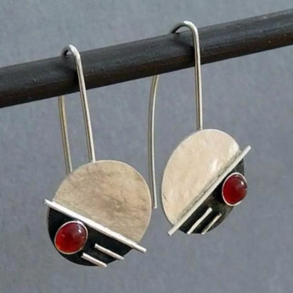Charming Silver Earring for Any Occasion