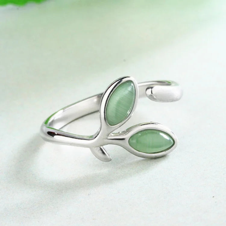 Classic Silver Ring with Timeless Appeal