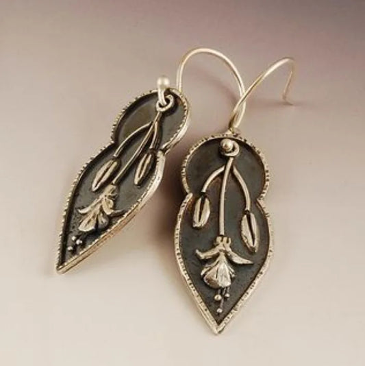 Romantic Silver Earring for Special Moments