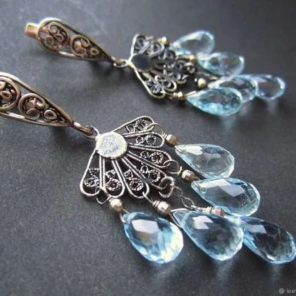 Charming Gold Earring for Any Occasion