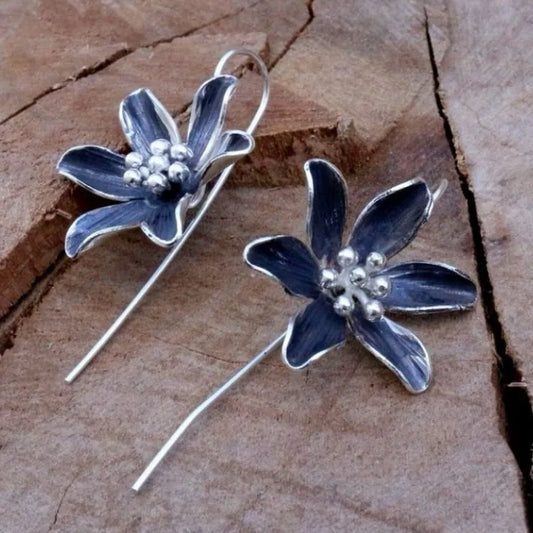 Romantic Silver Earring for Special Moments