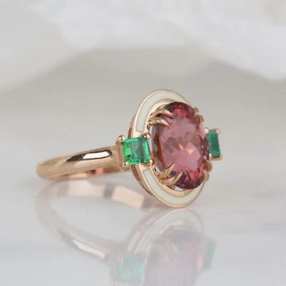 Classic Gold Ring with Timeless Appeal