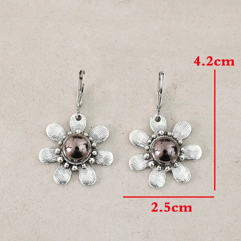 Elegant Silver Earring for Every Occasion