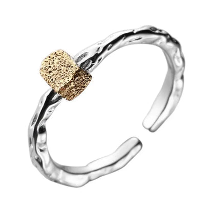 Classic Gold Ring with Timeless Appeal