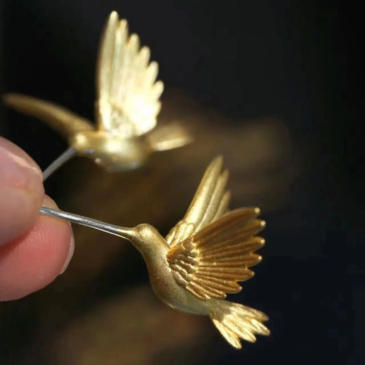 Charming Gold Earring for Any Occasion