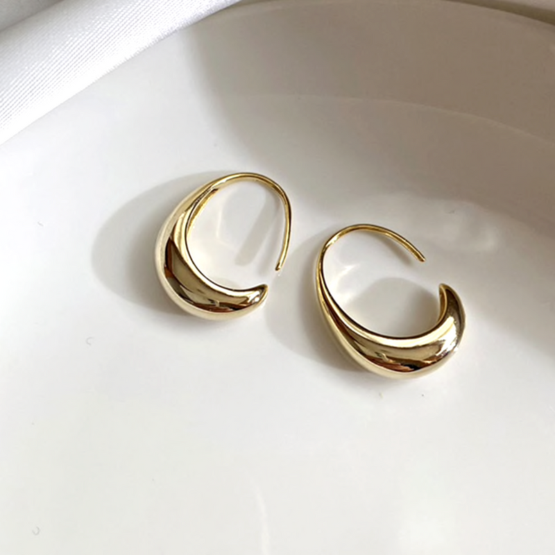 Stunning Gold Earring for Daily Wear