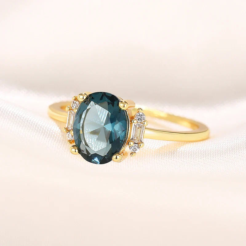 Classic Gold Ring with Timeless Appeal