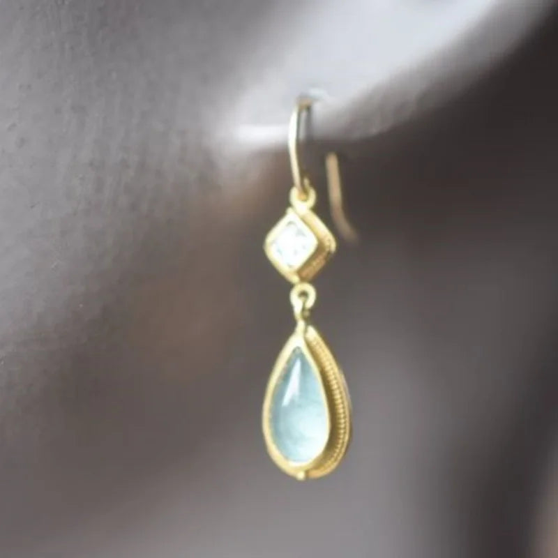 Beautiful Gold Earring with Unique Style