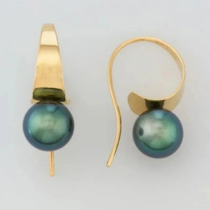Elegant Gold Earring for Every Occasion