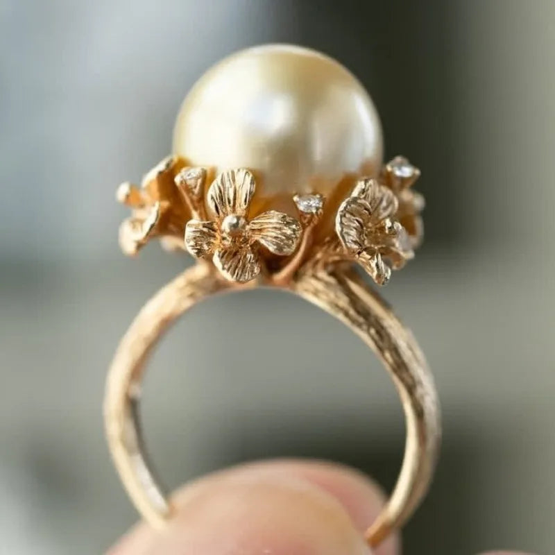 Beautiful Gold Ring with Unique Style