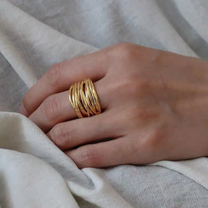 Charming Gold Ring for Any Occasion