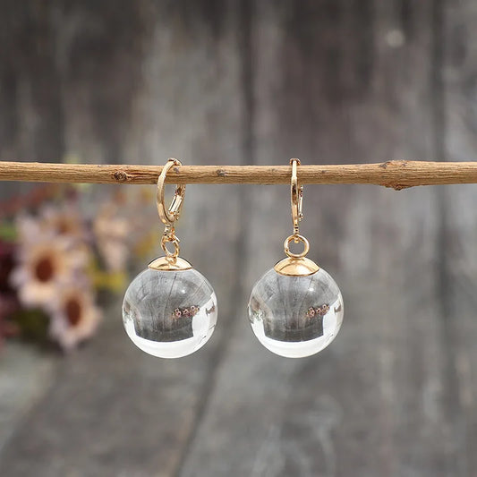 Classic Gold Earring with Timeless Appeal
