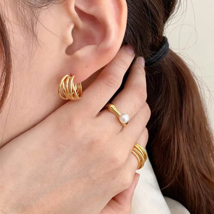 Classic Silver Ring with Timeless Appeal