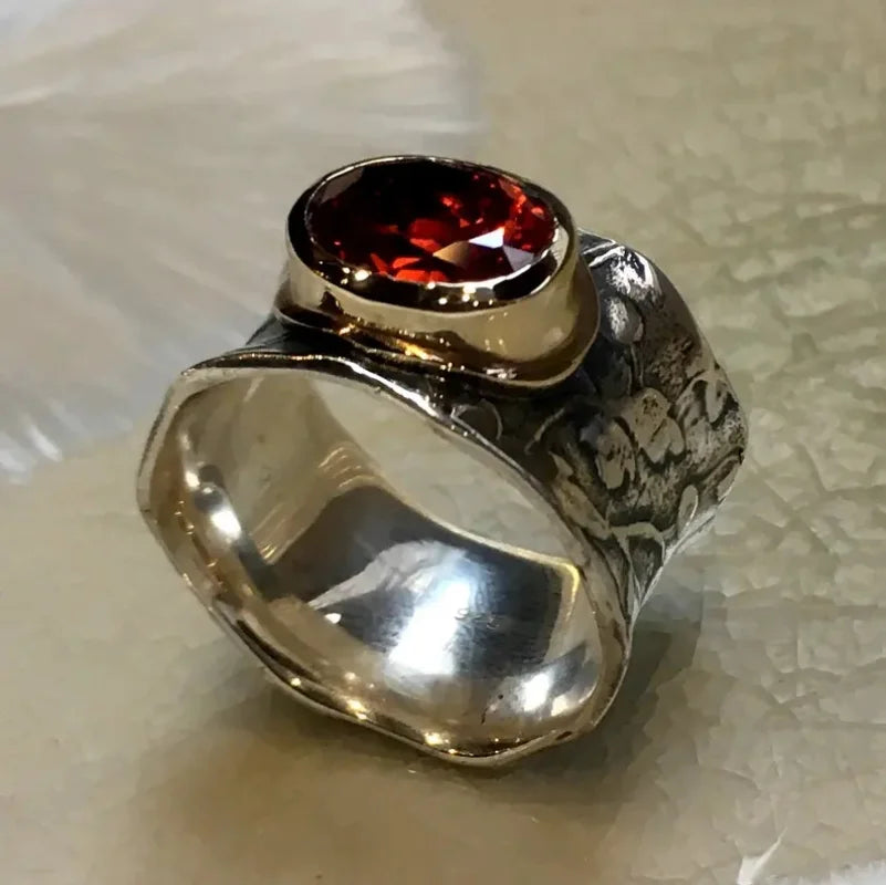 Classic Silver Ring with Timeless Appeal