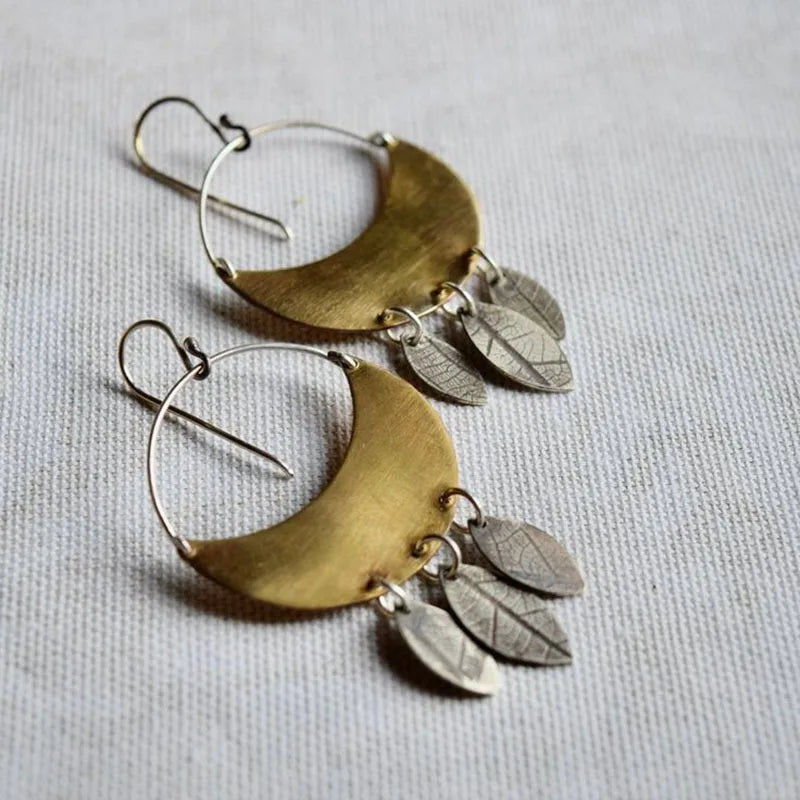 Beautiful Gold Earring with Unique Style