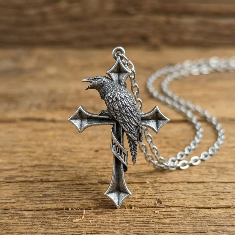 The Dark Omen Necklace